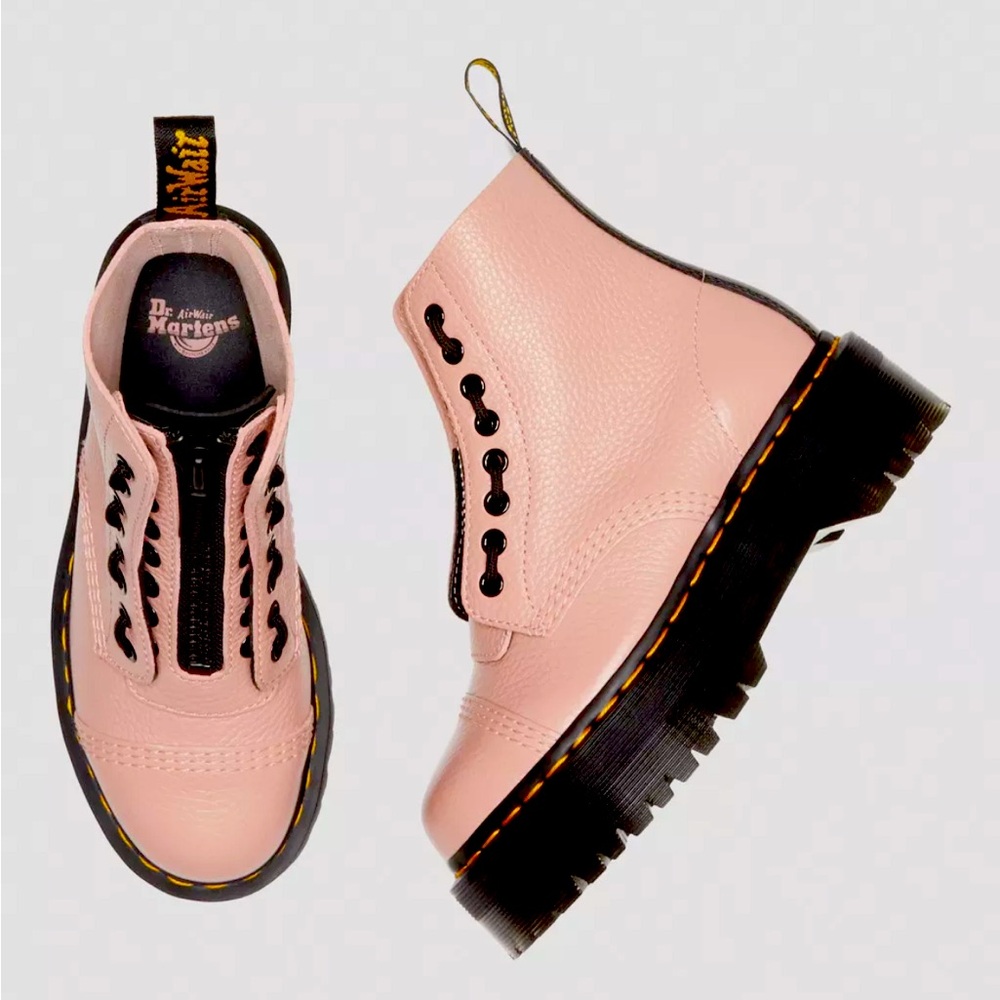COPY - BNIB Dr martens Sinclair peach women’s 8